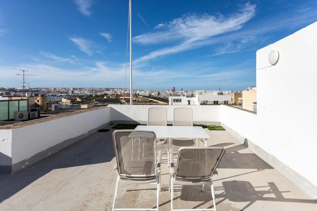 City Penthouse With Roof Terrace And Sea Views Valletta Zewnętrze zdjęcie