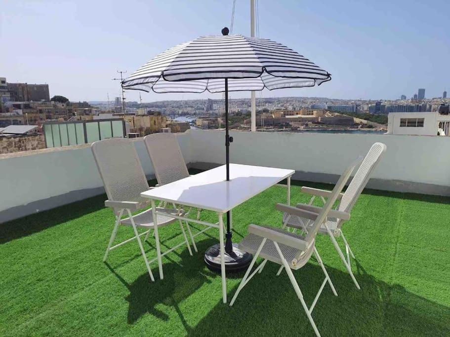 City Penthouse With Roof Terrace And Sea Views Valletta Zewnętrze zdjęcie