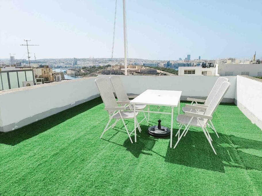 City Penthouse With Roof Terrace And Sea Views Valletta Zewnętrze zdjęcie